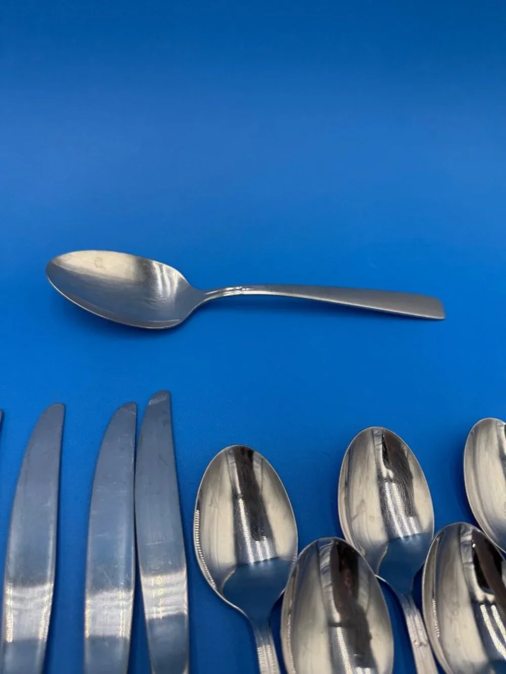 Oneida Satin Accent Flatware Set Spoons Forks Knives 43 Pc Set
